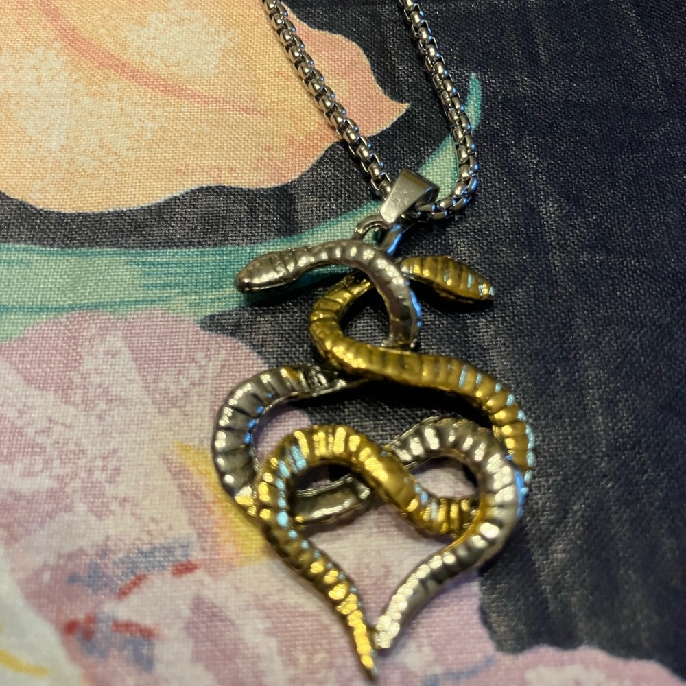GOLD AND SILVER NECKLACE INTERTWINED SNAKES ON SILVER CHAIN - Picture 7 of 8